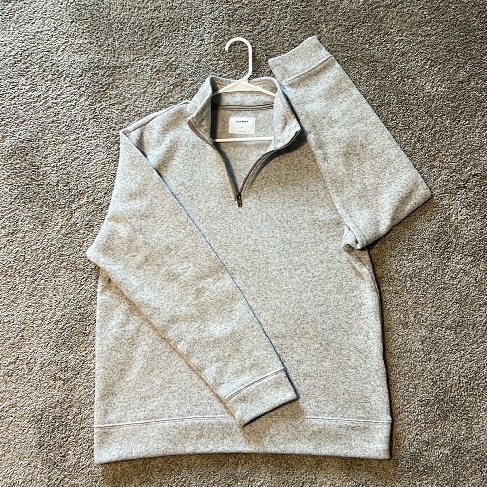 Men’s Old Navy gray fleece half zip pullover